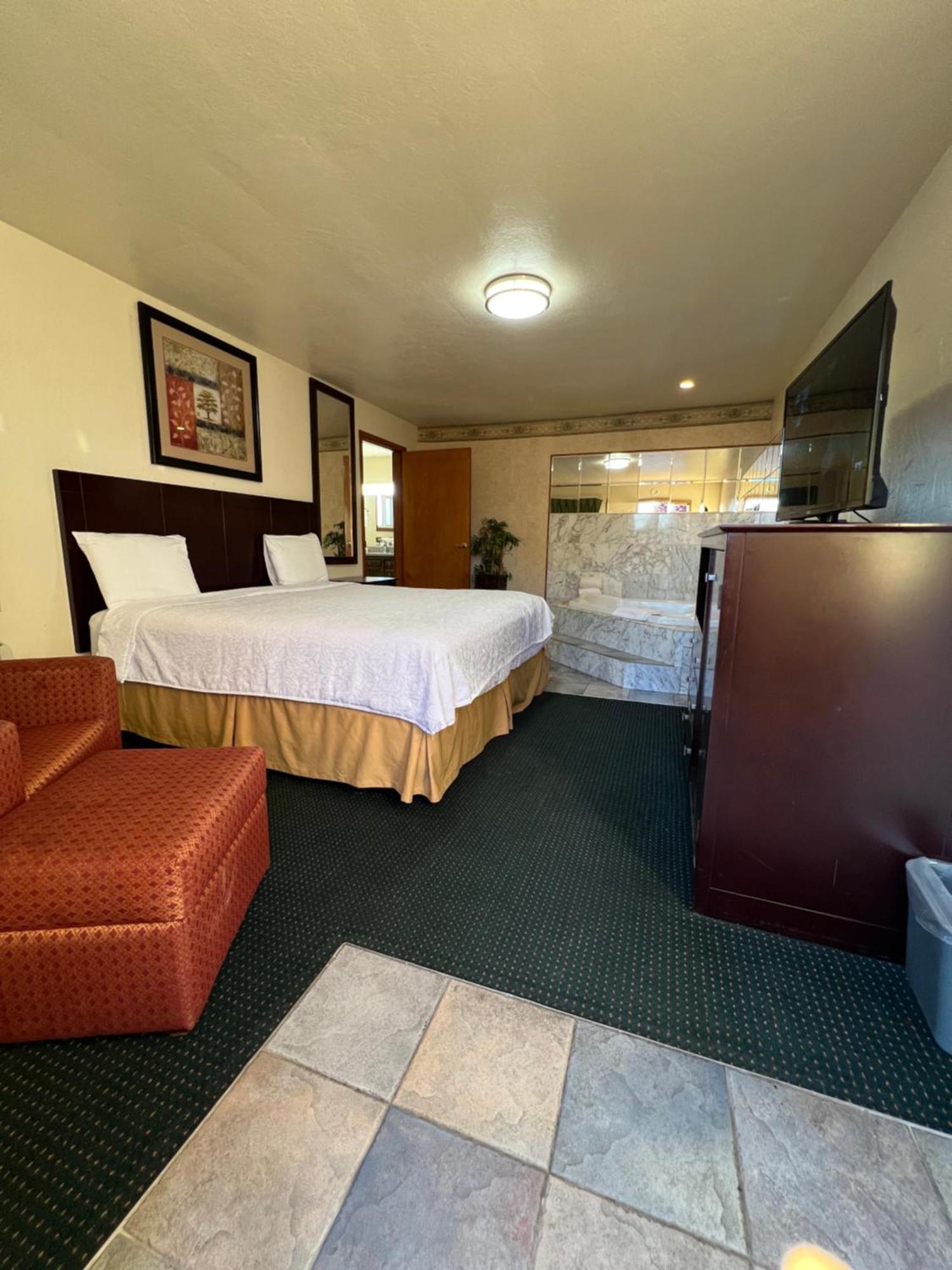 Riverside Motel Vancouver Bagian luar foto